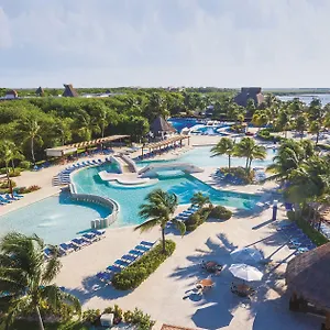 Resort Bluebay Grand Esmeralda